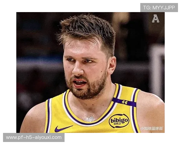 东契奇突破乔丹得分纪录，NBA历史神迹再现，东契奇三次单挑乔治